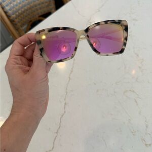 Diff Eyewear Tortoiseshell Frame Sunglasses with Pink Mirrored Lenses
